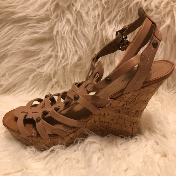 GUESS Wedges - Picture 3 of 6